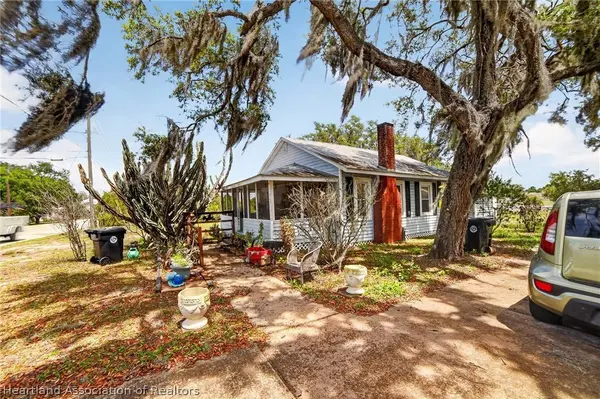 560 N Palm AVE, Frostproof, FL 33843