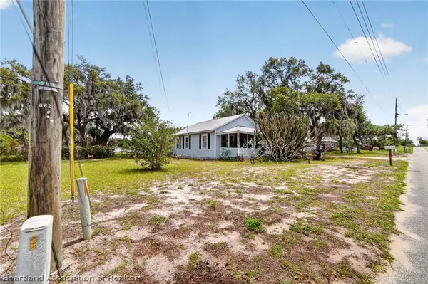 560 N Palm AVE, Frostproof, FL 33843