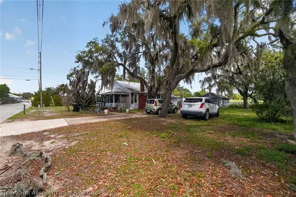 560 N Palm AVE, Frostproof, FL 33843