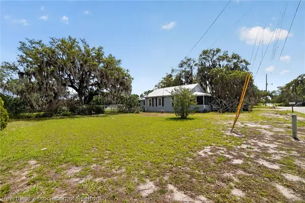 560 N Palm AVE, Frostproof, FL 33843