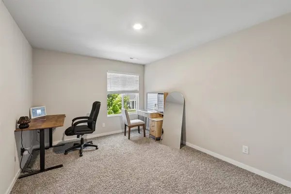 9672 Heightsview Drive, West Des Moines, IA 50266