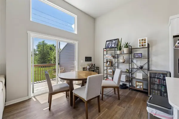 9672 Heightsview Drive, West Des Moines, IA 50266