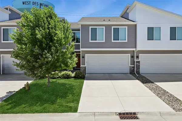 9672 Heightsview Drive, West Des Moines, IA 50266