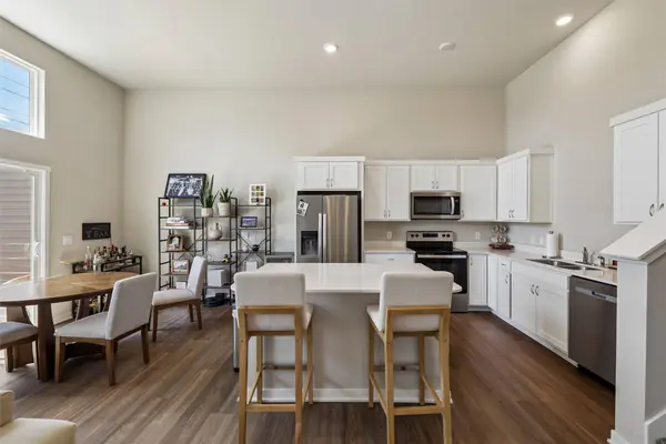 9672 Heightsview Drive, West Des Moines, IA 50266