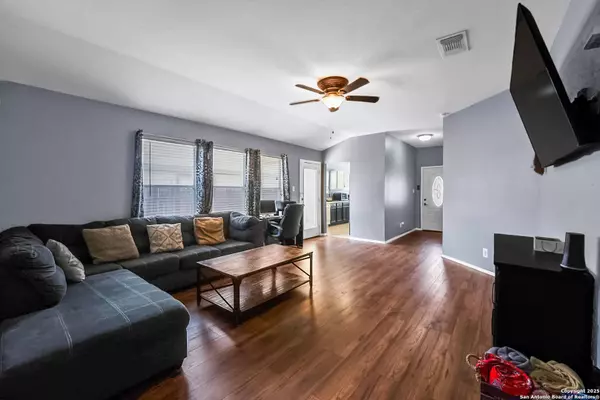 6206 HEATHERS CV, San Antonio, TX 78227