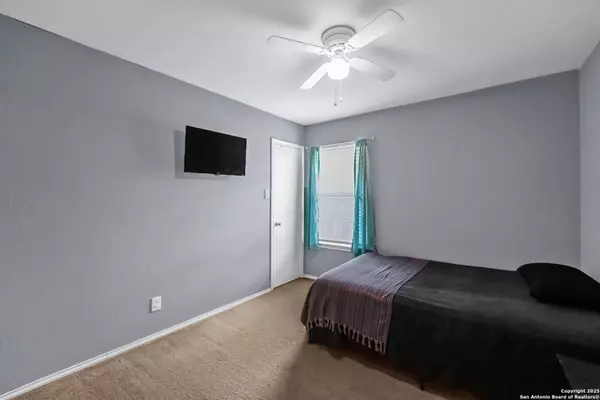 6206 HEATHERS CV, San Antonio, TX 78227