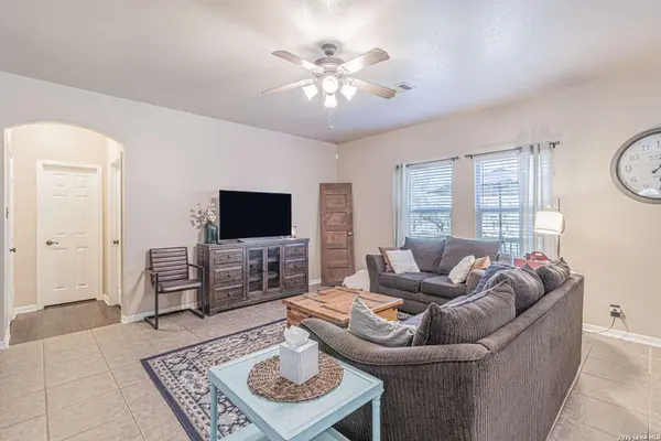 8223 Sabinoso, Helotes, TX 78023