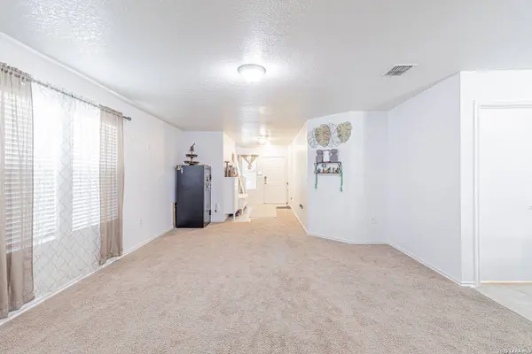 7419 MONETS GDN, San Antonio, TX 78218