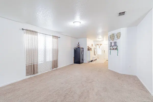 7419 MONETS GDN, San Antonio, TX 78218