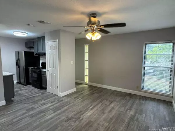 3606 Versailles, San Antonio, TX 78219