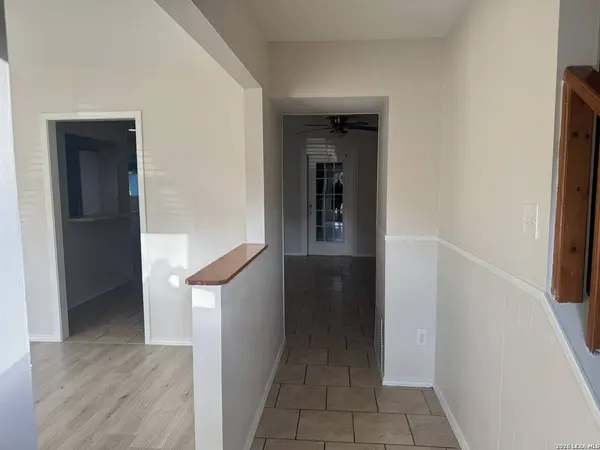 Castle Hills, TX 78213-2210