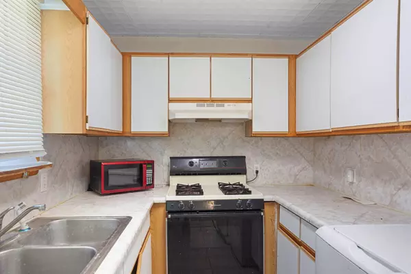 295 Glendale ST, Rockaway Beach, MO 65740