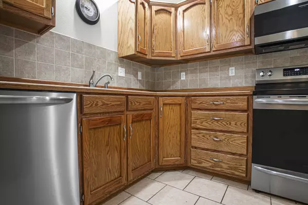 135 Long Point LN, Ridgedale, MO 65739