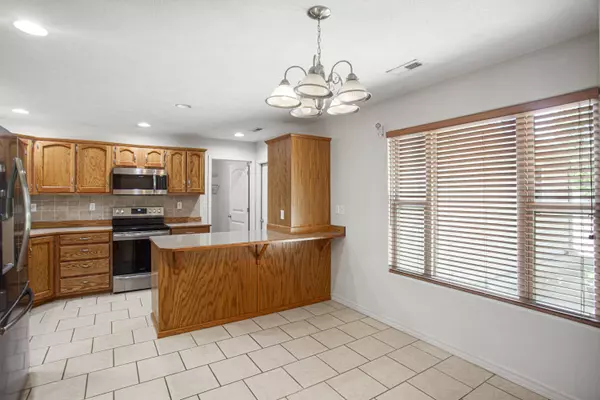 135 Long Point LN, Ridgedale, MO 65739