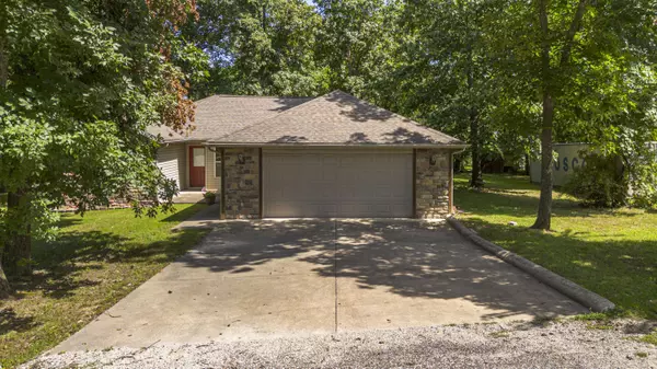 135 Long Point LN, Ridgedale, MO 65739