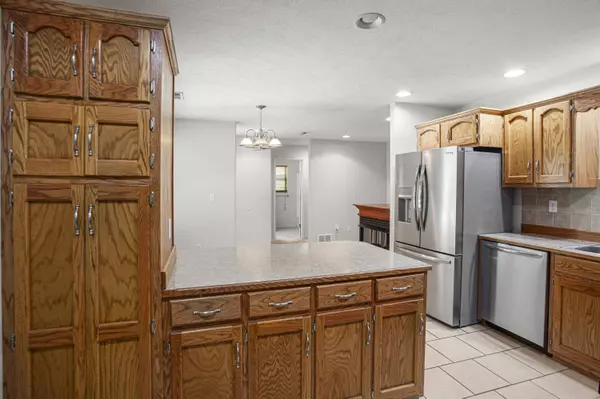 135 Long Point LN, Ridgedale, MO 65739