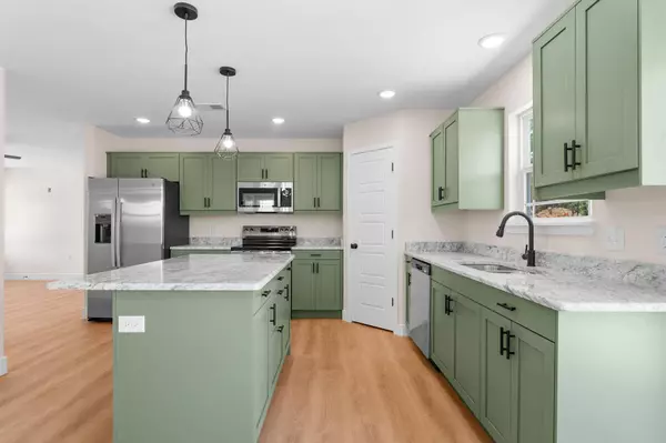 302 Field RD, Powersite, MO 65731