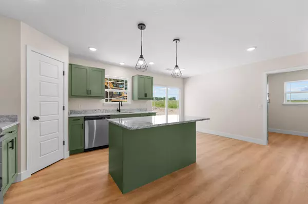 302 Field RD, Powersite, MO 65731