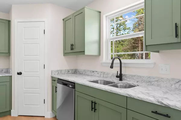 302 Field RD, Powersite, MO 65731