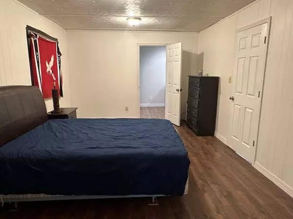 73 Larue ST, Reeds Spring, MO 65737