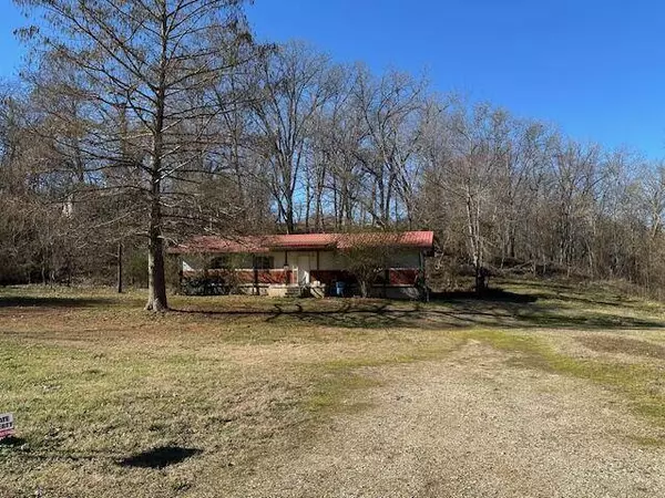 73 Larue ST, Reeds Spring, MO 65737