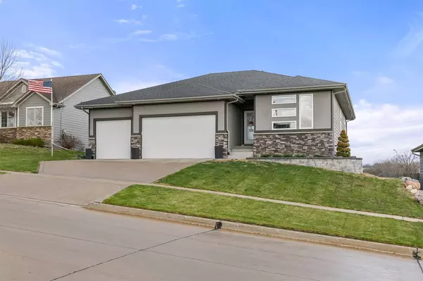 107 S 19th Court, Indianola, IA 50125