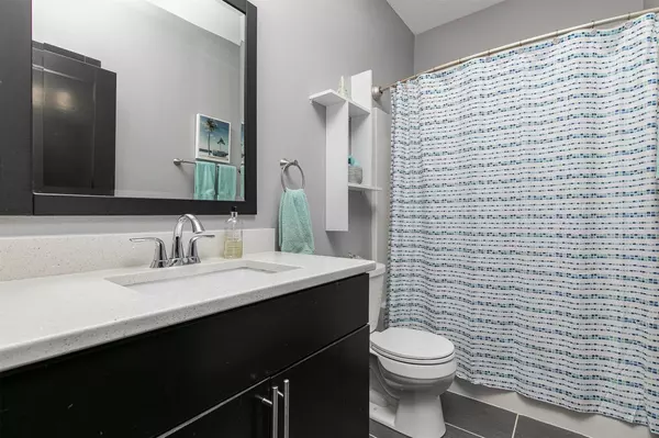 107 S 19th Court, Indianola, IA 50125