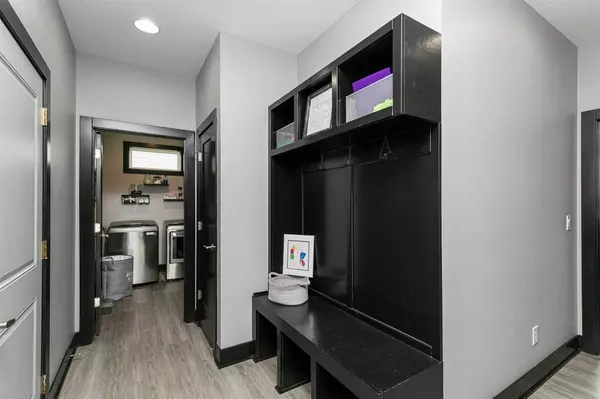 107 S 19th Court, Indianola, IA 50125