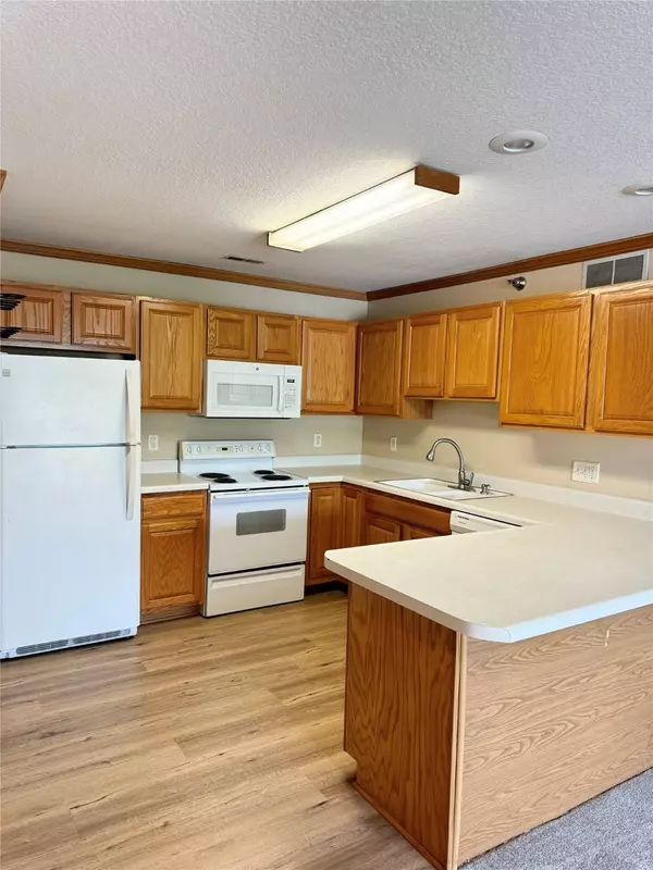 10141 Sutton Drive #7, Urbandale, IA 50322