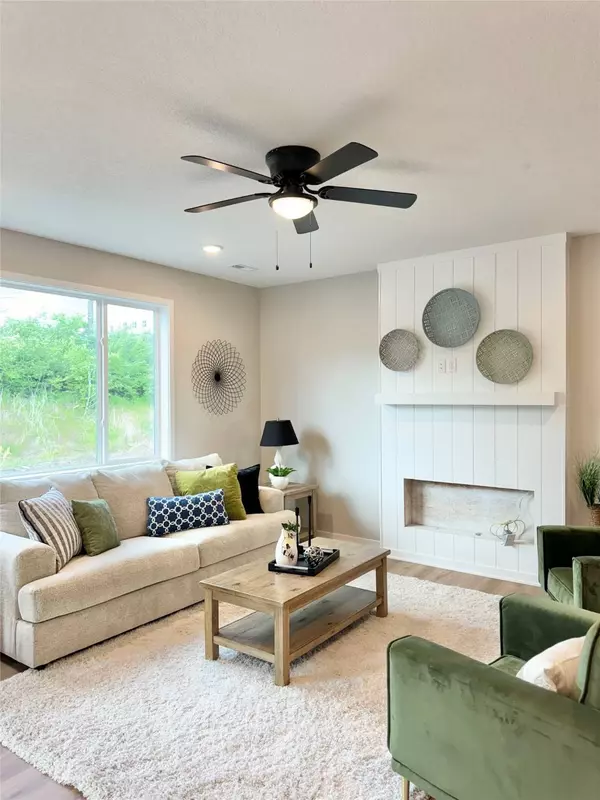 617 W Wright Road, Norwalk, IA 50211