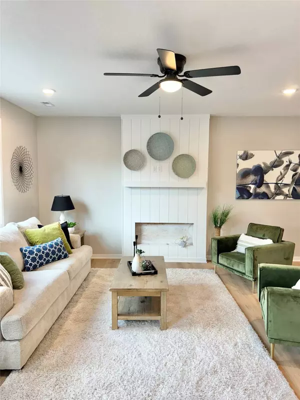 617 W Wright Road, Norwalk, IA 50211