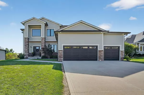 9110 NW 72nd Circle, Johnston, IA 50131