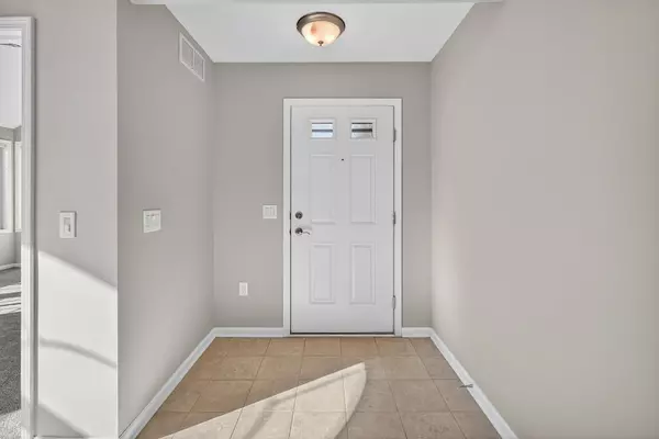 3305 SE Glenstone Drive #213, Grimes, IA 50111