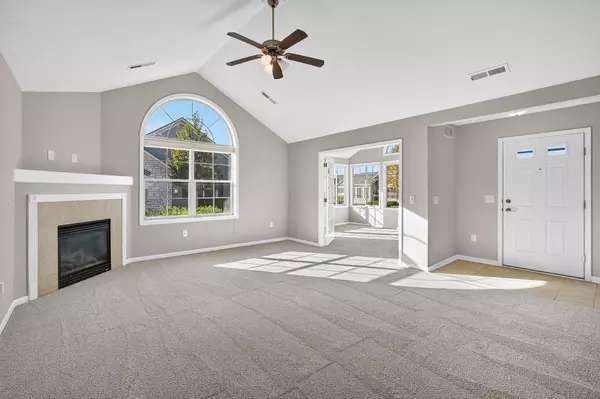 3305 SE Glenstone Drive #213, Grimes, IA 50111