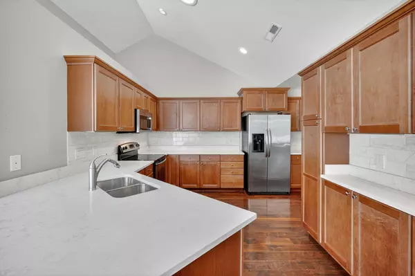 3305 SE Glenstone Drive #213, Grimes, IA 50111