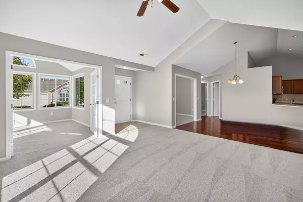 3305 SE Glenstone Drive #213, Grimes, IA 50111