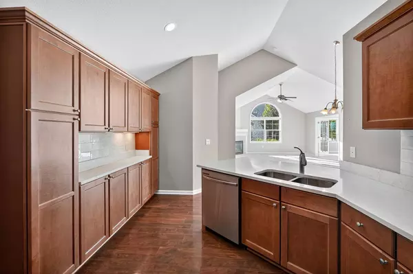 3305 SE Glenstone Drive #213, Grimes, IA 50111