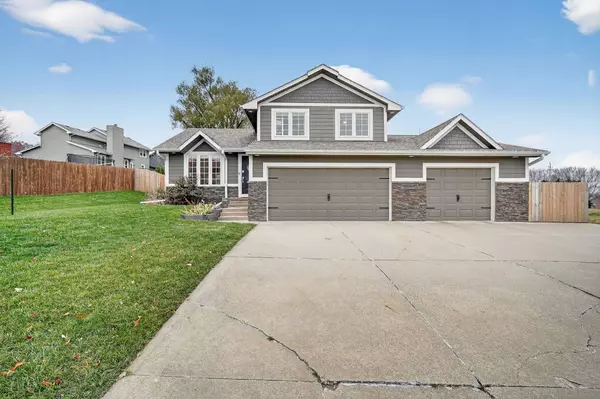 2240 NW 149th Street, Clive, IA 50325