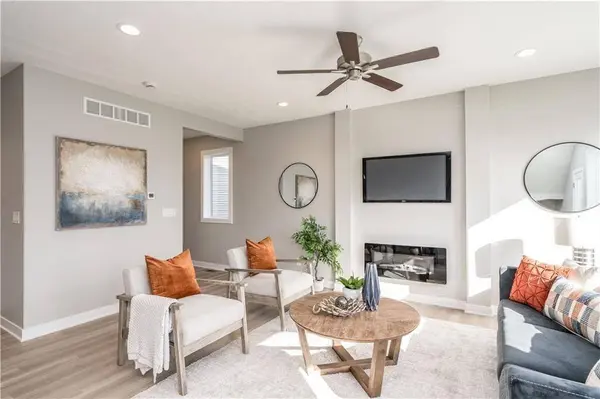 15303 Bellflower Lane, Urbandale, IA 50323