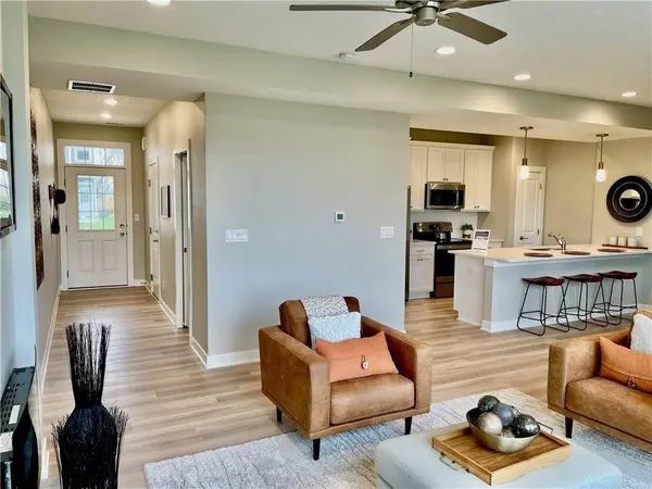 5426 153rd Street, Urbandale, IA 50323