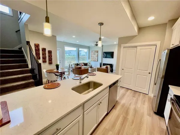 5426 153rd Street, Urbandale, IA 50323