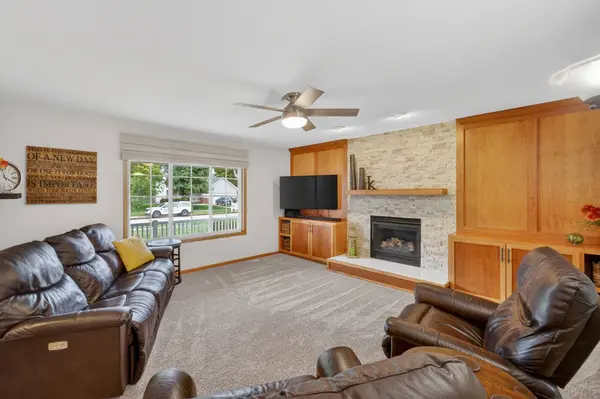 9708 Catalina Drive, Johnston, IA 50131