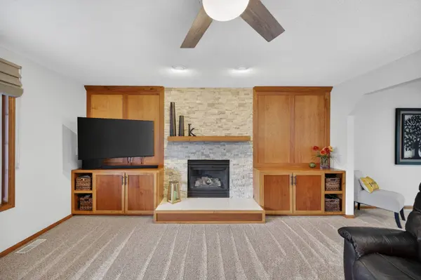 9708 Catalina Drive, Johnston, IA 50131