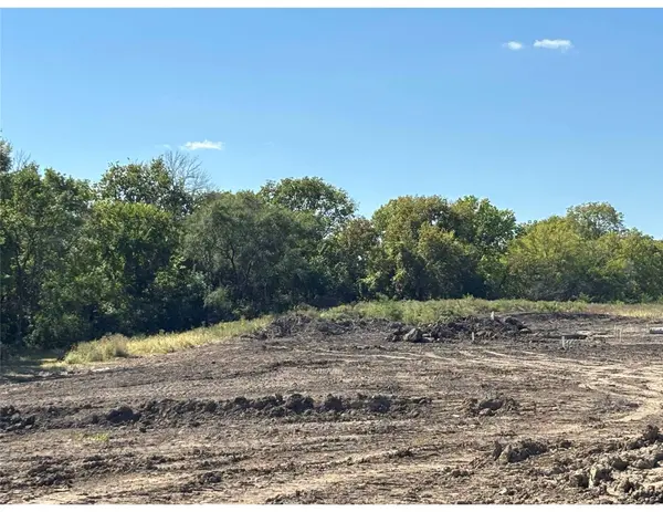 8725 NW Creekside Drive, Johnston, IA 50131