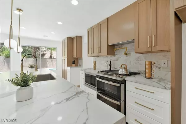 8312 Aqua Spray AVE, Las Vegas, NV 89128