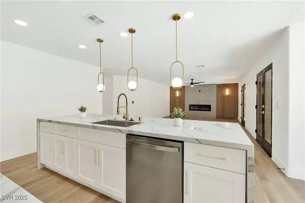 8312 Aqua Spray AVE, Las Vegas, NV 89128