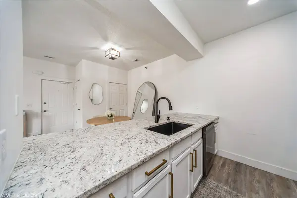 8601 Westown Parkway #21207, West Des Moines, IA 50266