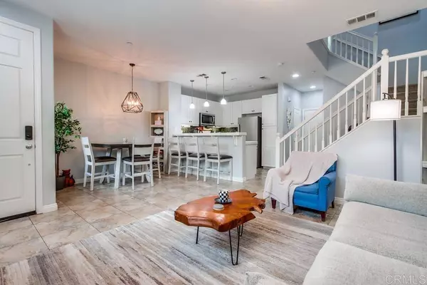 430 Caminito Azul, Vista, CA 92083