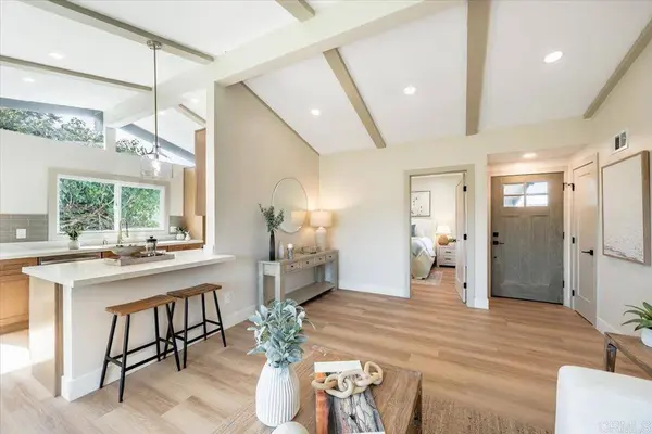 5693 Easton AVE, San Diego, CA 92120