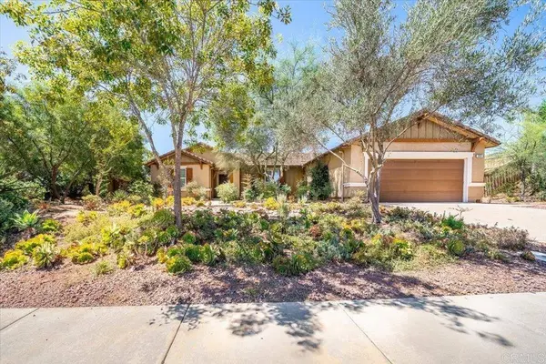 352 Tom McGuinness Jr CIR, Fallbrook, CA 92028
